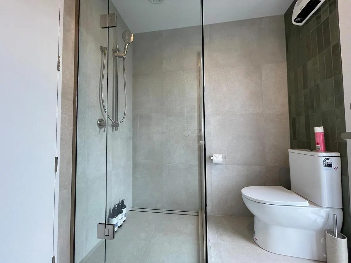 Luxury 2Bed2Bath Standalone Home With Parking Christchurch Holiday home