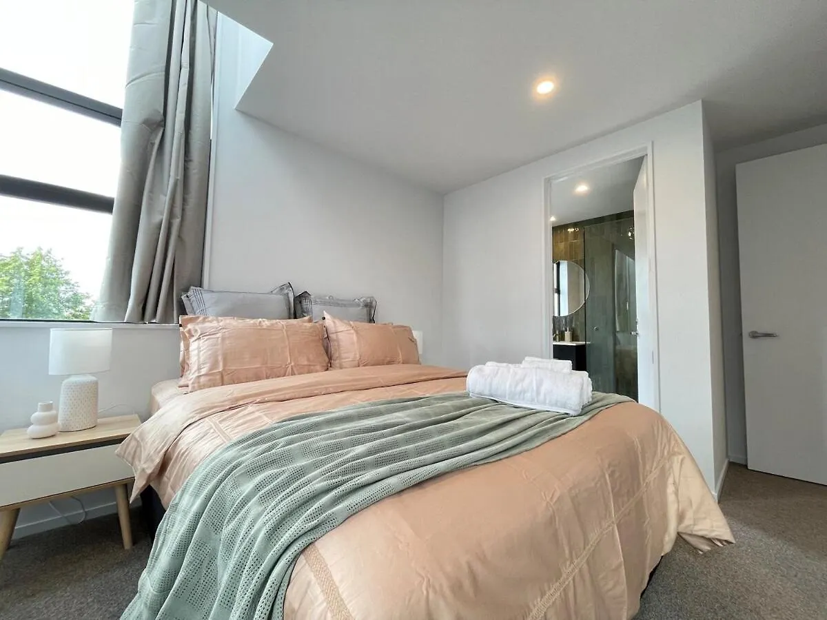 Luxury 2Bed2Bath Standalone Home With Parking Christchurch
