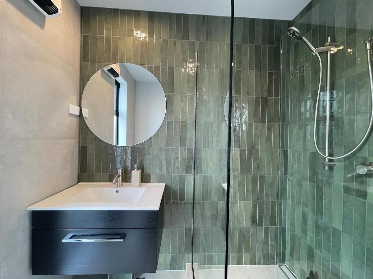 Luxury 2Bed2Bath Standalone Home With Parking Christchurch