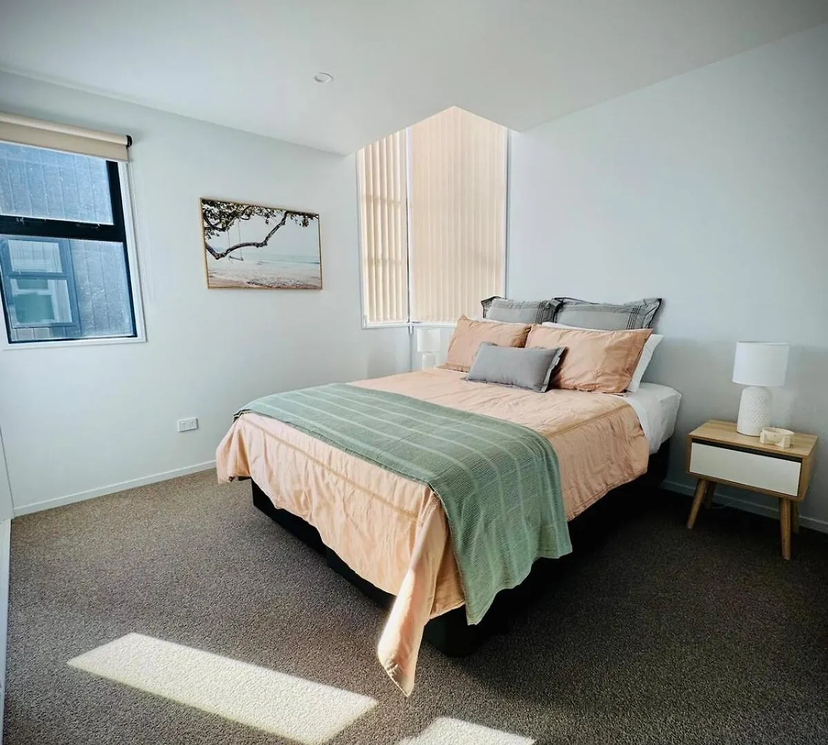 Holiday home Luxury 2Bed2Bath Standalone Home With Parking Christchurch