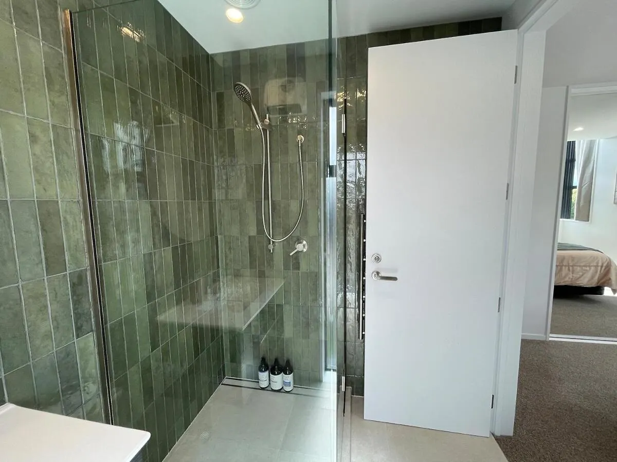 Luxury 2Bed2Bath Standalone Home With Parking Christchurch 0*,  New Zealand