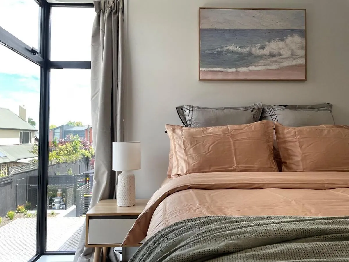 Luxury 2Bed2Bath Standalone Home With Parking Christchurch