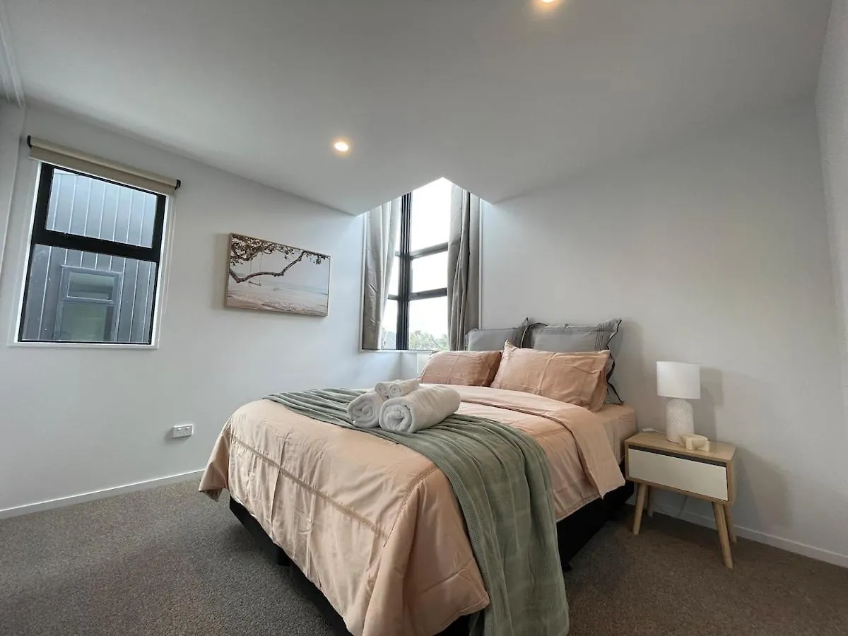 Holiday home Luxury 2Bed2Bath Standalone Home With Parking Christchurch