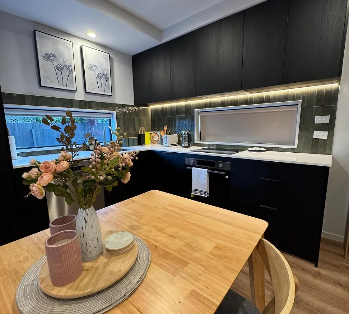 Holiday home Luxury 2Bed2Bath Standalone Home With Parking Christchurch