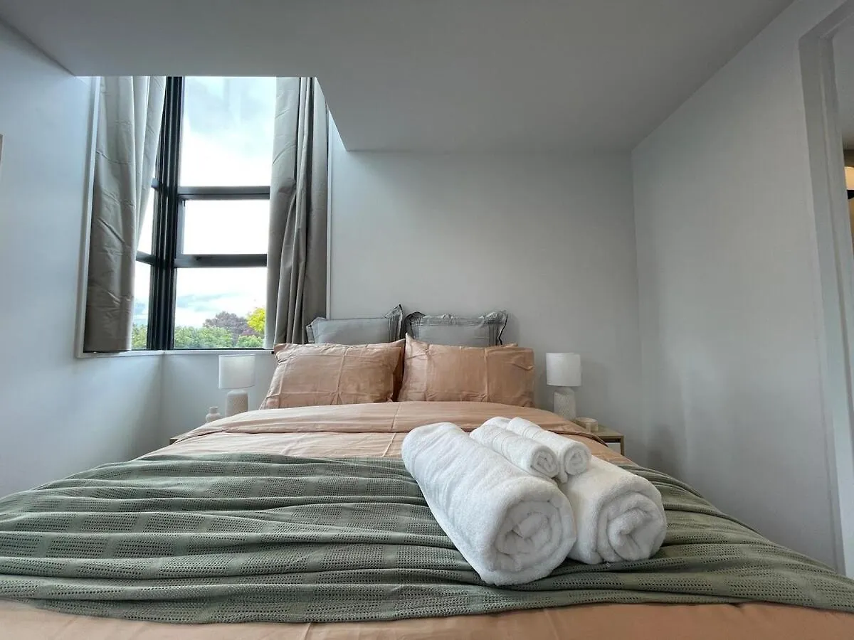 Luxury 2Bed2Bath Standalone Home With Parking Christchurch
