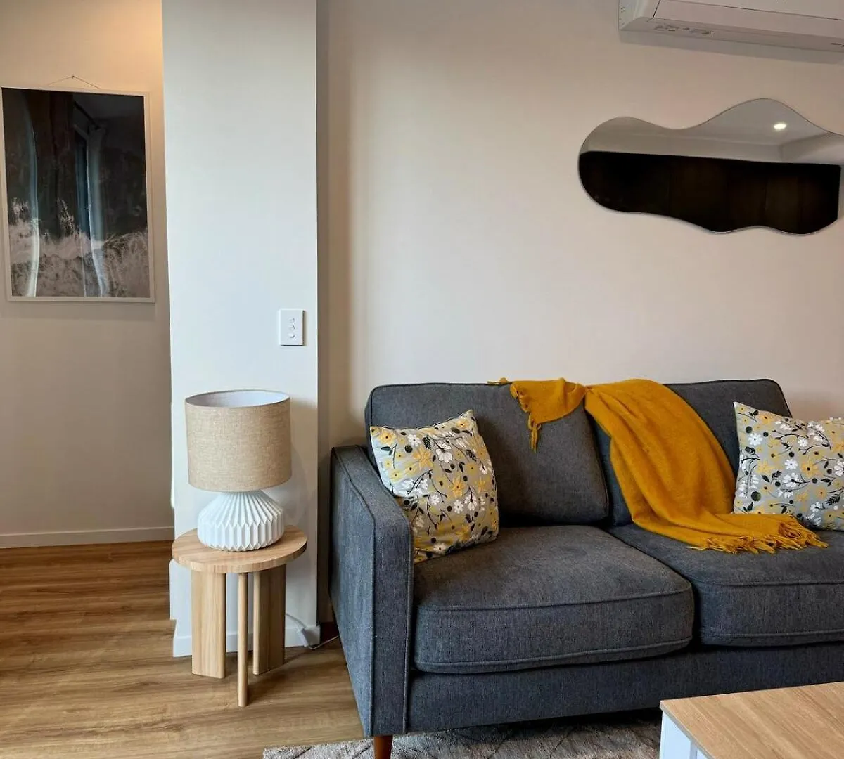 Luxury 2Bed2Bath Standalone Home With Parking Christchurch 0*,  New Zealand